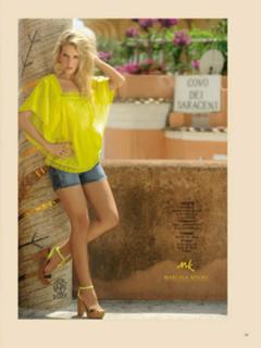 Luisana Lopilato feet photo thumbnail