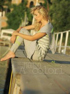 Luisana Lopilato feet photo thumbnail
