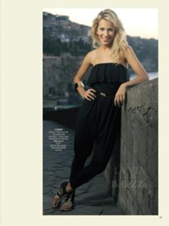 Luisana Lopilato feet photo thumbnail