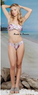 Luisana Lopilato feet photo thumbnail