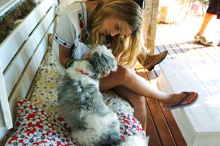 Luisana Lopilato feet photo thumbnail