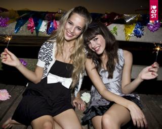 Luisana Lopilato feet photo thumbnail