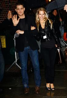 Luisana Lopilato feet photo thumbnail