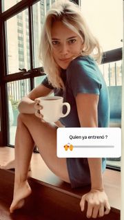 Luisana Lopilato feet photo thumbnail