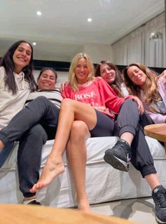 Luisana Lopilato feet photo 9