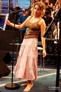 Luiza Possi feet photo thumbnail
