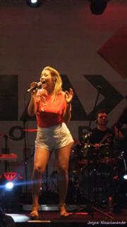 Luiza Possi feet photo thumbnail
