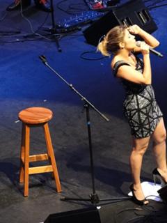 Luiza Possi feet photo thumbnail
