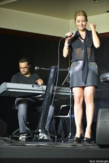 Luiza Possi feet photo thumbnail