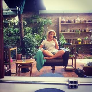 Luiza Possi feet photo thumbnail