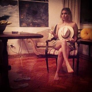 Luiza Possi feet photo thumbnail