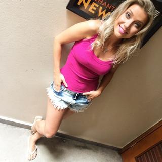 Luiza Possi feet photo thumbnail