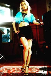 Luiza Possi feet photo thumbnail