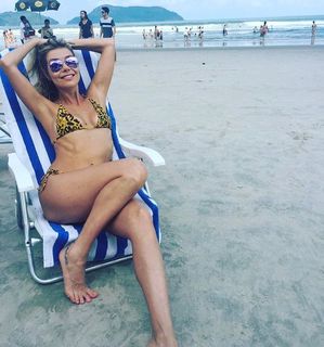 Luiza Possi feet photo thumbnail