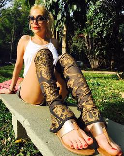 Luiza Possi feet photo thumbnail