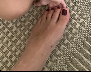 Luiza Possi feet photo thumbnail