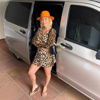 Luiza Possi feet photo thumbnail