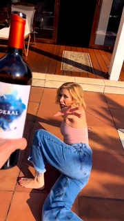 Luiza Possi feet photo thumbnail