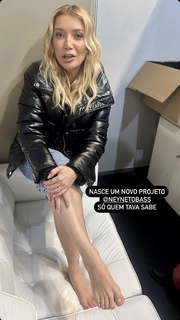 Luiza Possi feet photo thumbnail