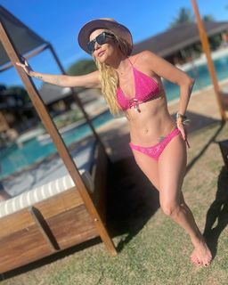 Luiza Possi feet photo thumbnail