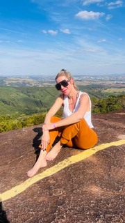 Luiza Possi feet photo thumbnail