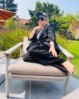 Luiza Possi feet photo thumbnail