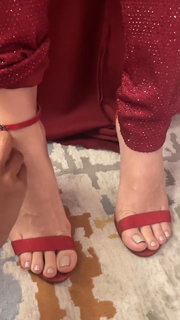 Luiza Possi feet photo thumbnail