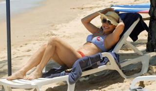 Luiza Tomé feet photo 16