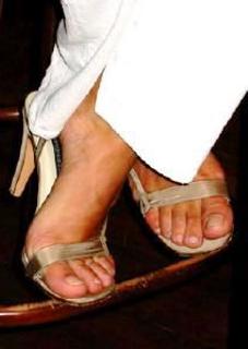 Luiza Tomé feet photo 14