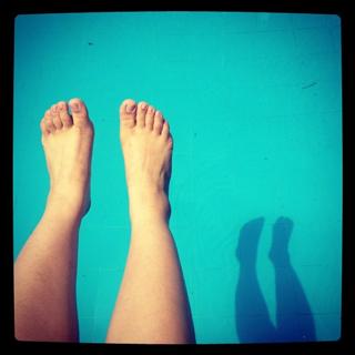 Luiza Valdetaro feet photo 10