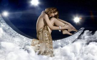 Luiza Valdetaro feet photo 20