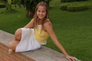 Luiza Valdetaro feet photo 3