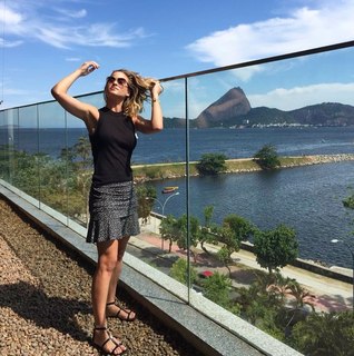 Luiza Valdetaro feet photo 18