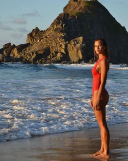 Luiza Valdetaro feet photo 1