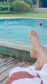 Luiza Valdetaro feet photo 7