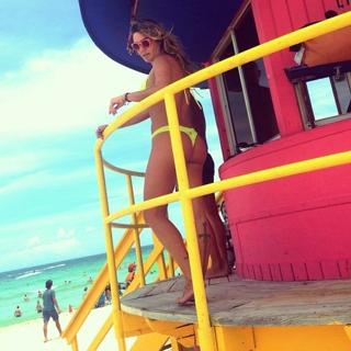 Luize Altenhofen feet photo 14
