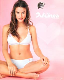 Luli Fernández feet photo thumbnail