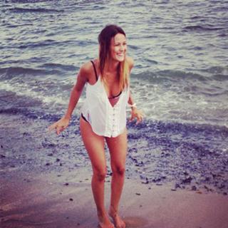 Luli Fernández feet photo thumbnail