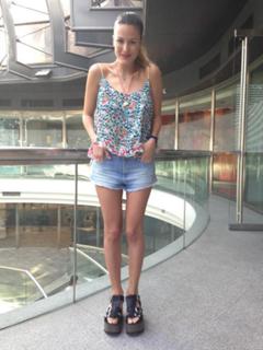 Luli Fernández feet photo thumbnail