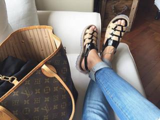 Luli Fernández feet photo thumbnail