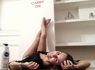 Luli Fernández feet photo thumbnail