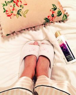 Luli Fernández feet photo thumbnail