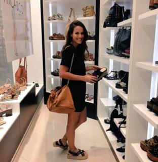 Luli Fernández feet photo thumbnail
