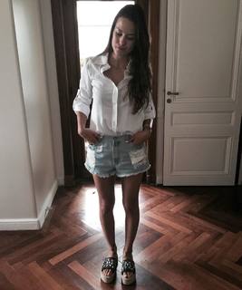 Luli Fernández feet photo thumbnail