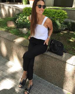 Luli Fernández feet photo thumbnail