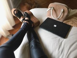 Luli Fernández feet photo thumbnail