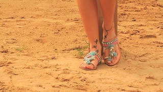Luli Fernández feet photo thumbnail