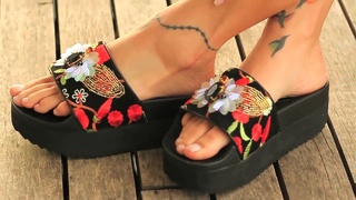 Luli Fernández feet photo thumbnail
