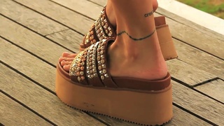 Luli Fernández feet photo thumbnail