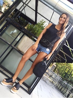 Luli Fernández feet photo thumbnail